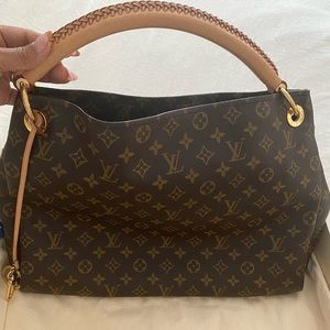 Louis Vuitton Artsy MM